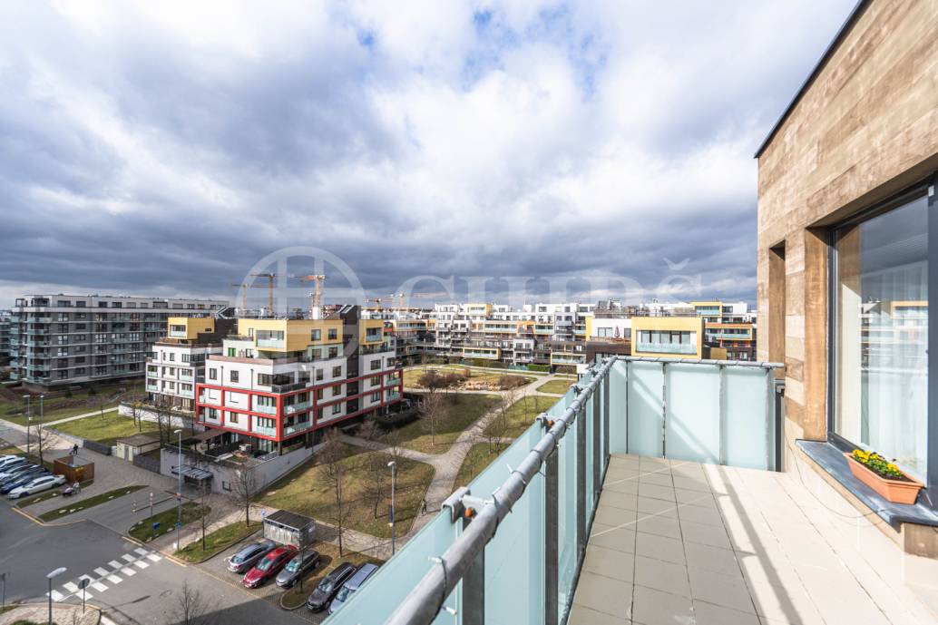 Prodej bytu 2+kk se dvěma balkony a garážovým stáním, OV, 74m2, Svitákova 2790/3, Praha 5 - Stodůlky