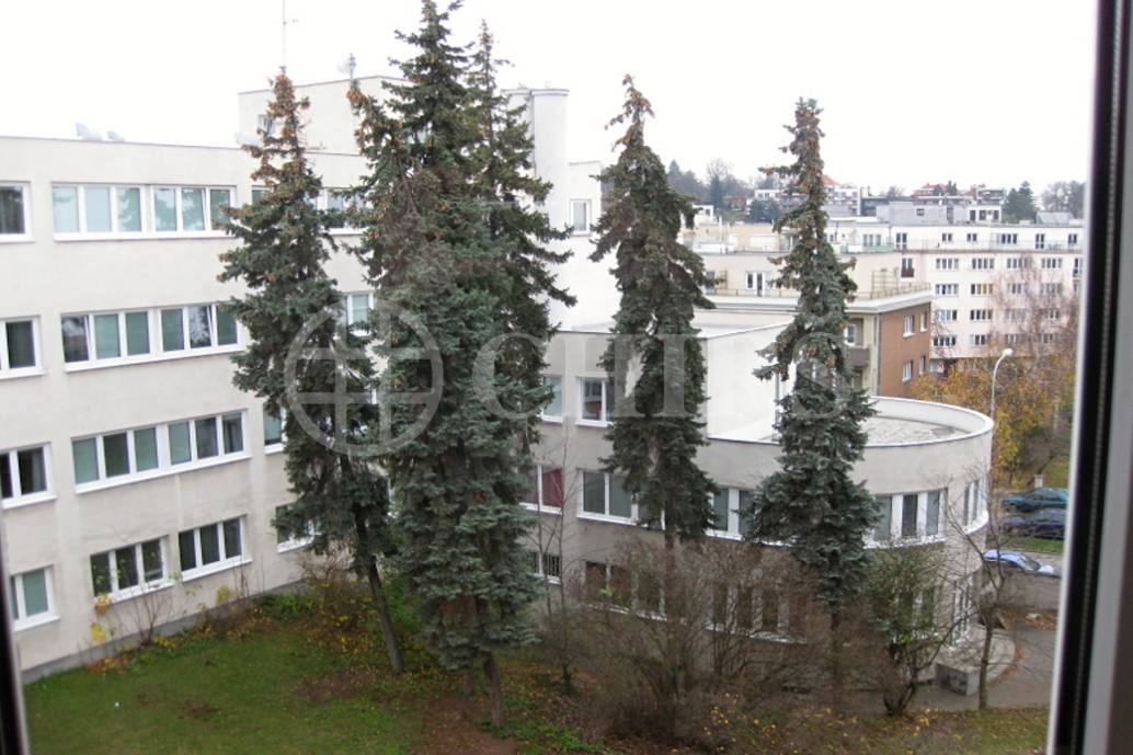 Pronájem nezařízeného bytu 1+1, 40 m2, P6 - Střešovice, ul. Myslbekova