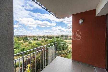 Pronájem bytu 3+kk s lodžií, balkonem, garážovým stáním a sklepem, OV, 96m2, ul. Nad Dalejským údolím 2688/1, Praha 5 - Stodůlky