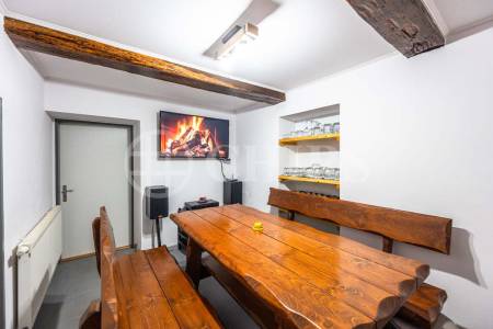 Prodej rodinného domu 6+kk s garáží a klubovnou, ul. Stradonická 28, obec Nižbor, okres Beroun