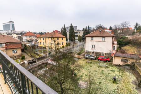 Pronájem bytu 1+1 s terasou, OV, 64m2, ul. Nad Cihelnou 312/28, Praha 4 - Podolí
