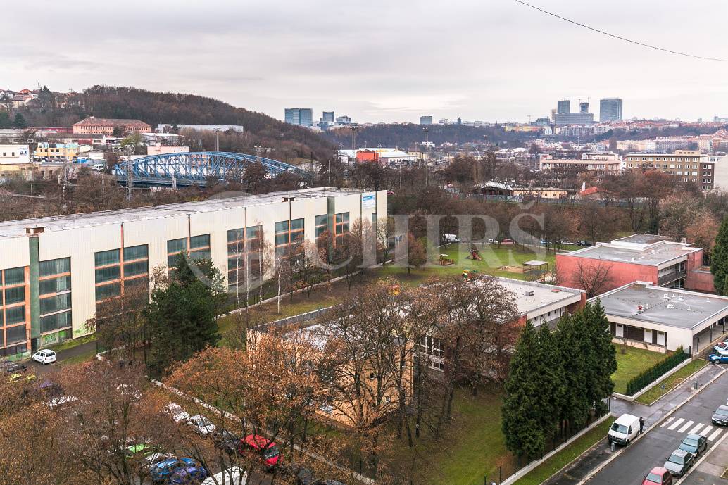 Prodej bytu 2+1 se dvěma balkony, OV, 50m2, ul. Tádžická 1424/2, Praha 10 - Vršovice