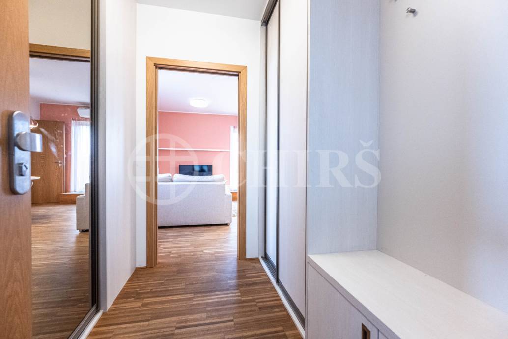 Pronájem bytu 2+kk s terasou, OV, 51m2, ul. Za vokovickou vozovnou 257/6, Praha 6 - Veleslavín