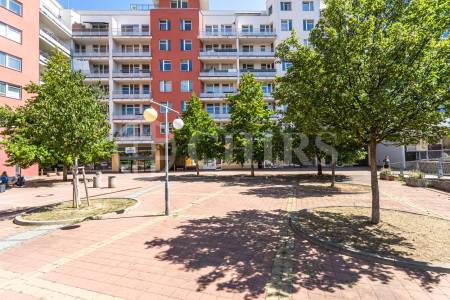 Prodej bytu 2+kk s balkonem, OV, 68m2, ul. Trnkovo náměstí 1112/1, Praha 5 - Hlubočepy