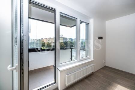 Prodej bytu 1+kk s balkonem, OV, 32m2, ul. Makedonská 629/4, Praha 9 - Střížkov