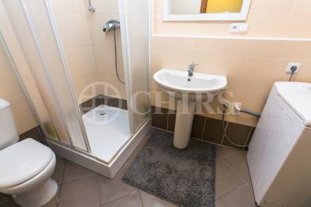 Pronájem dvou bytů 2+kk s lodžií a garážovým stáním v jednom domě, OV, 64m2, ul. Heinemannova 2698/11, Praha 6 - Dejvice