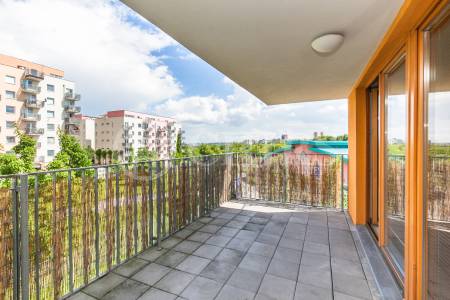 Pronájem bytu 4+kk/T/GS, OV, 95m2, ul. Dismanova 2625/6, Praha 13 - Hůrka