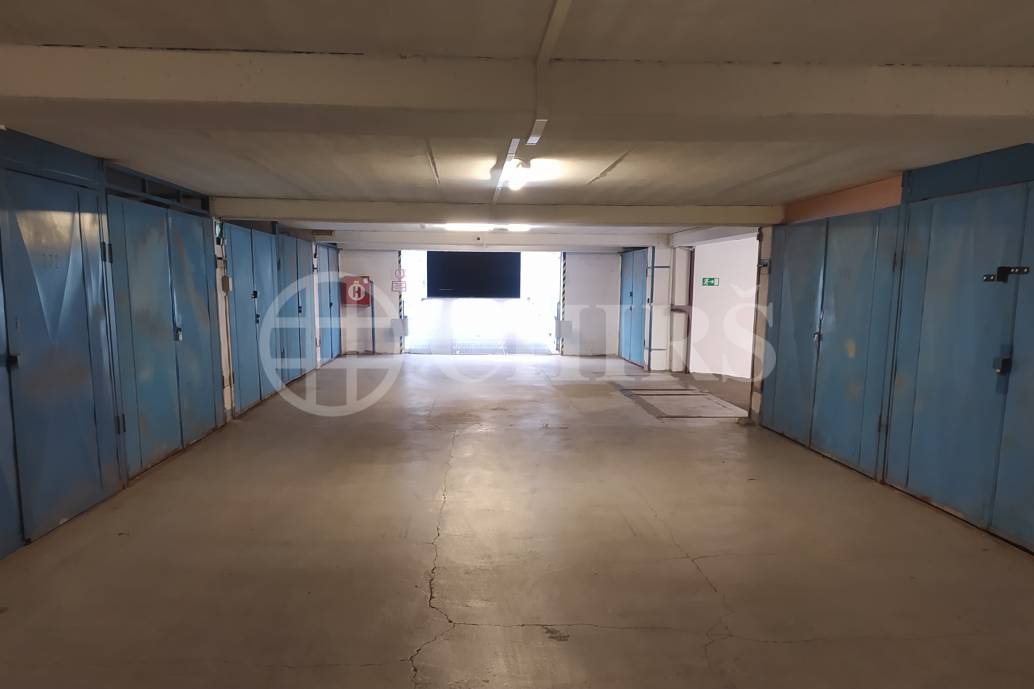 Prodej garáže, DV, 18 m2, ul. Pavrovského 2582/3, Praha 5 - Velká Ohrada