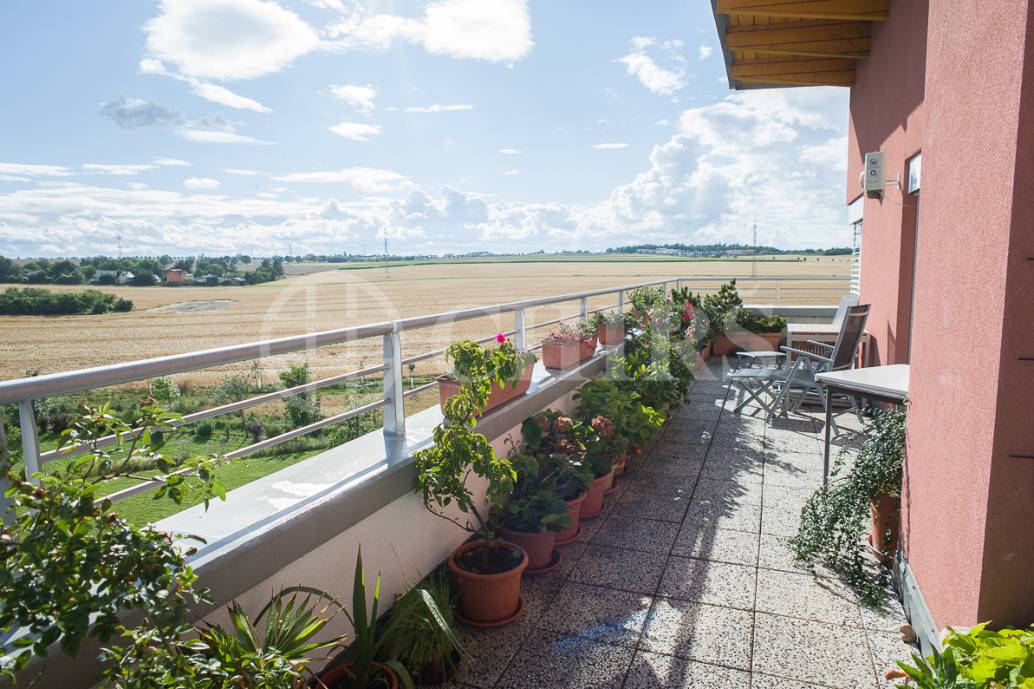 Prodej bytu 4+kk/T/GS, 105 m2 + 58 m2 terasa, Holubí 7, Praha 6 - Suchdol