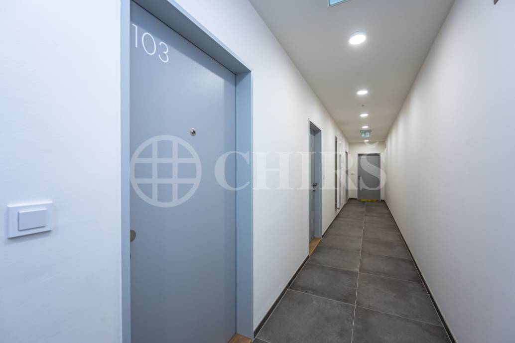 Pronájem bytu 1+kk/T + garážové stání, OV, 37m2 + 8m2 terasa, ul. Ocelářská 2625/17, P-9 Libeň Pronájem bytu 1+kk/T + garážové stání, OV, 37m2 + 8m2 terasa, ul. Ocelářská 2625/17, P-9 Libeň