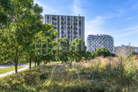 Pronájem bytu 2+kk s balkonem a garážovým stáním, OV, 67m2, ul. Mukařovského 3121/4, Praha 5 - Luka