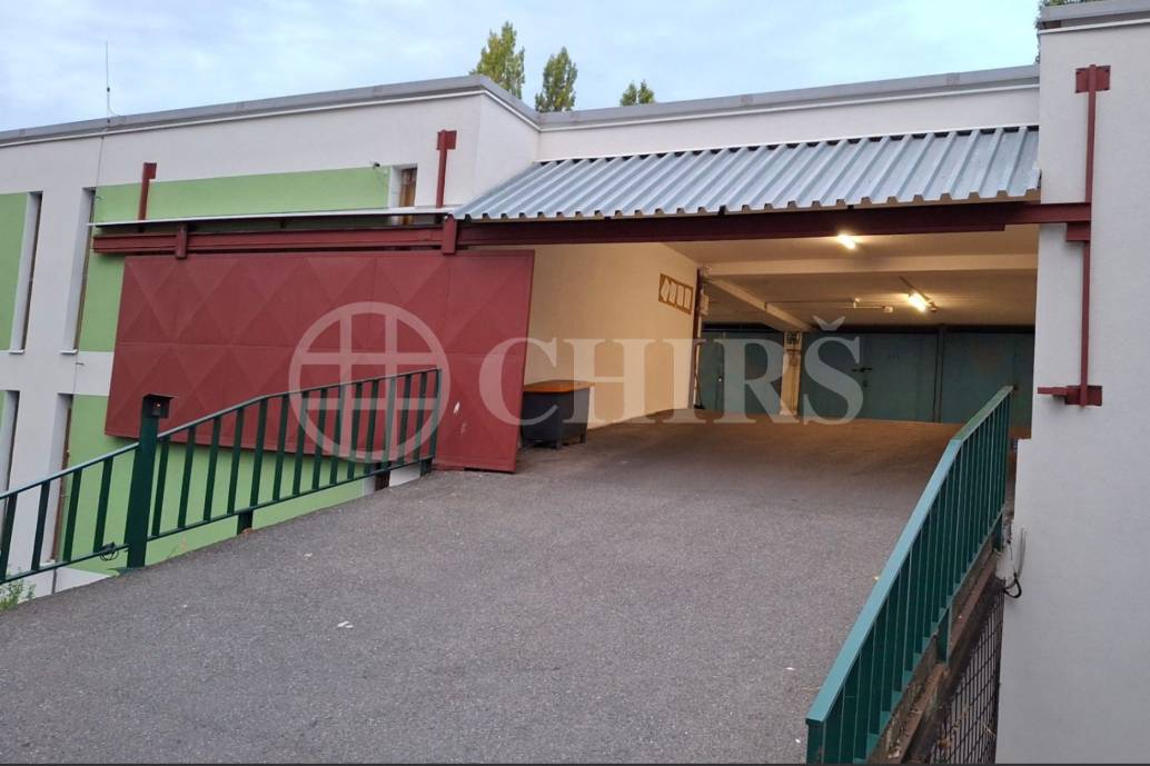 Prodej garáže, DV, 18 m2, ul. Pavrovského 2582/3, Praha 5 - Velká Ohrada