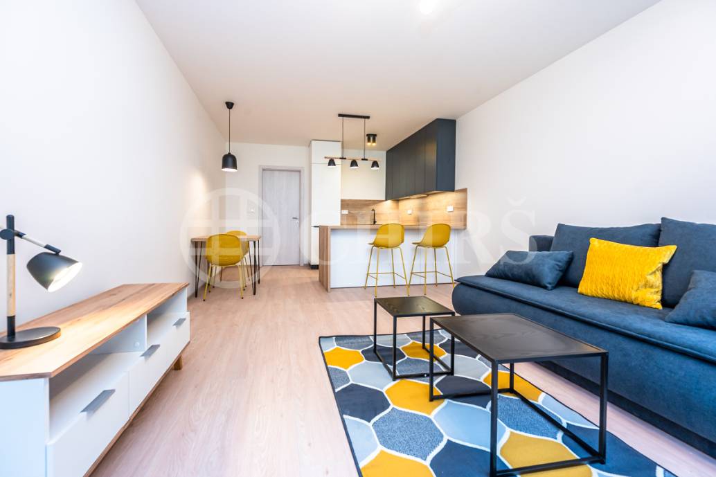 Pronájem bytu 1+kk/T + garážové stání, OV, 37m2 + 8m2 terasa, ul. Ocelářská 2625/17, P-9 Libeň Pronájem bytu 1+kk/T + garážové stání, OV, 37m2 + 8m2 terasa, ul. Ocelářská 2625/17, P-9 Libeň