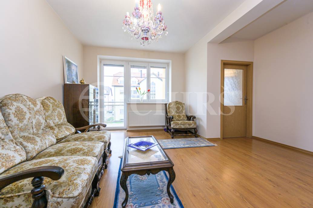 Pronájem bytu 2+1 s balkonem, OV, 60m2, ul. Oranžová 214, Chrášťany, okr. Praha-západ