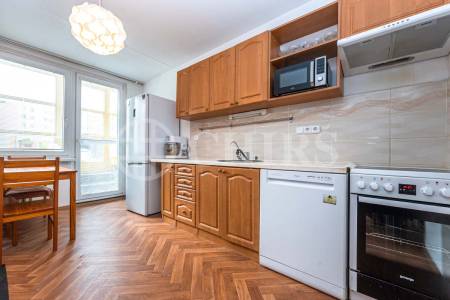Prodej bytu 3+1 s lodžií a terasou, DV, 72m2, ul. V Remízku 1031/17, Praha 5 - Hlubočepy