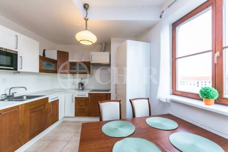 Pronájem dvou bytů 2+kk s lodžií a garážovým stáním v jednom domě, OV, 64m2, ul. Heinemannova 2698/11, Praha 6 - Dejvice