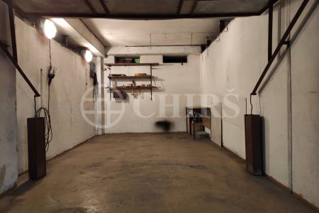Prodej uzamykatelné garáže, OV, 15m2. Hviezdoslavova 2250, Praha 4, Chodov.