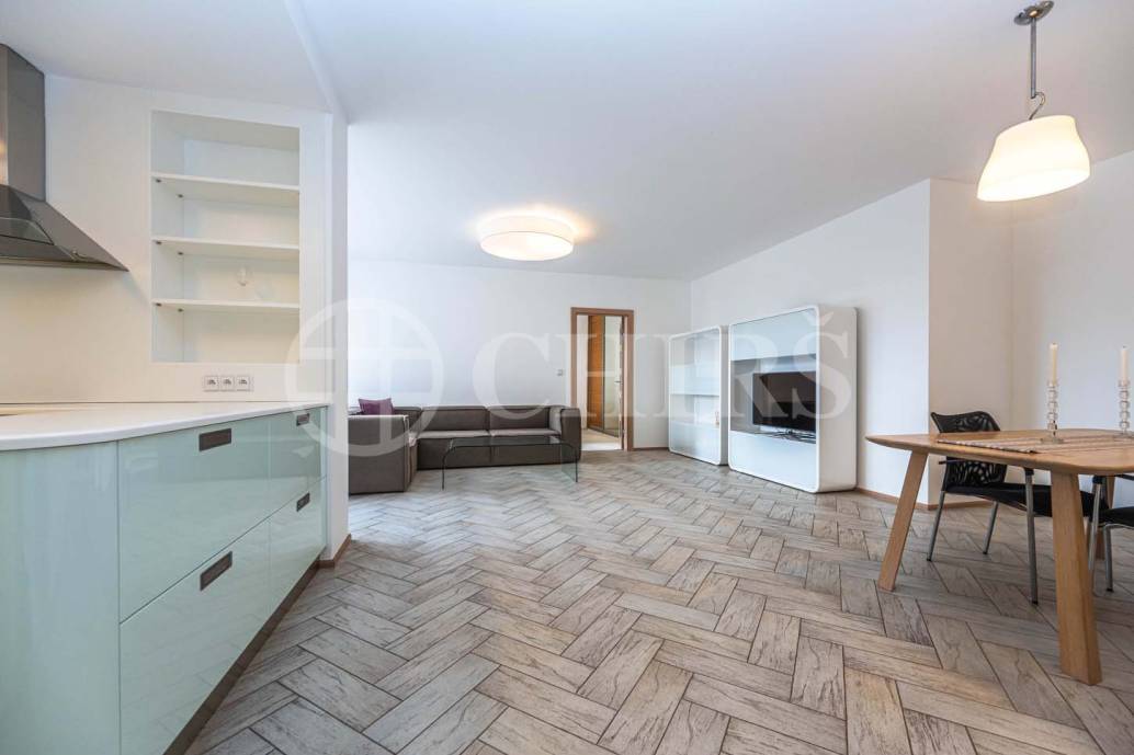 Prodej bytu 4+kk s terasou a uzamykatelnými garážemi, OV, 180m2, ul. Klausova 2559/11, Praha 5 - Stodůlky