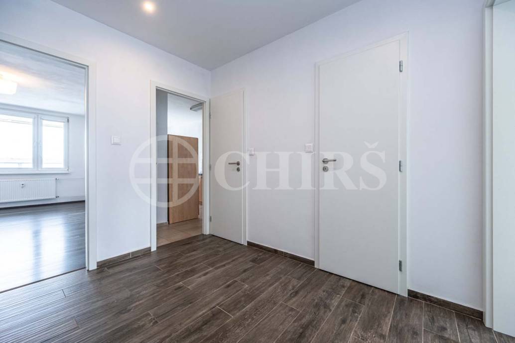 Pronájem bytu 3+1 s lodžií, DV, 84m2, ul. U Jezera 2041/14, Praha 5 - Stodůlky