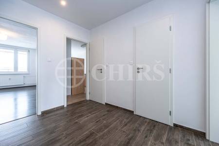 Pronájem bytu 3+1 s lodžií, DV, 84m2, ul. U Jezera 2041/14, Praha 5 - Stodůlky