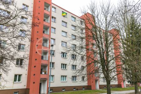 Pronájem bytu 2+1 s lodžií, OV, 53 m2, ul. Africká 617/18, Praha 6 – Vokovice