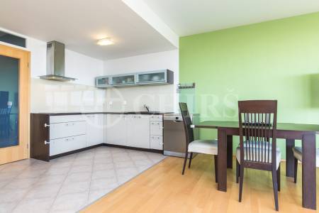 Prodej bytu 3+kk, OV, 121 m2, ul.Devonská 1179/4, Praha 5 - Hlubočepy 