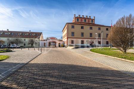 Pronájem bytu 2+kk 34 m²,ul. Husovo náměstí 10, Hostivice, Středočeský kraj