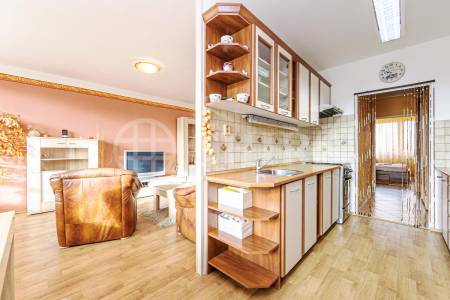 Prodej bytu 3+kk s lodžií, OV, 74m2, ul. Petržílkova 2491/56 , Praha 5 - Stodůlky