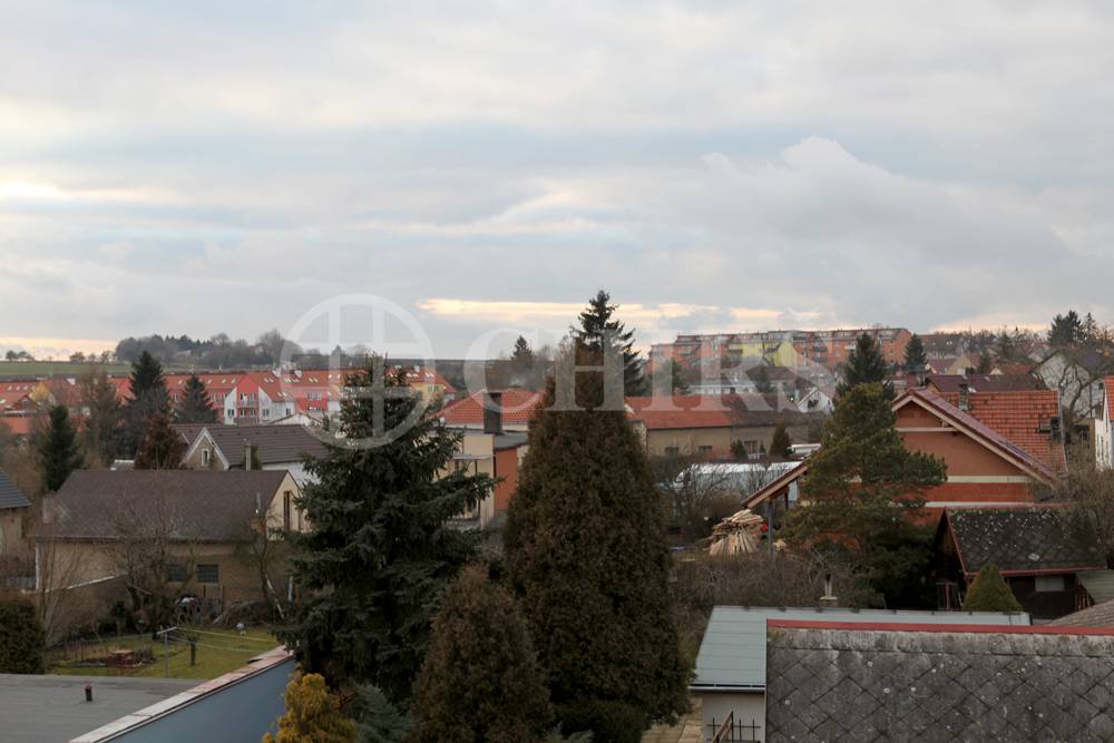 Prodej půdního prostoru, OV, 190m2, ul. Komenského 210, Praha západ - Jinočany