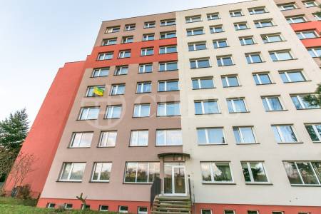 Prodej bytu 3+1 s lodžií, OV, 75m2, ul. Španielova 1287/14, Praha 6 - Řepy