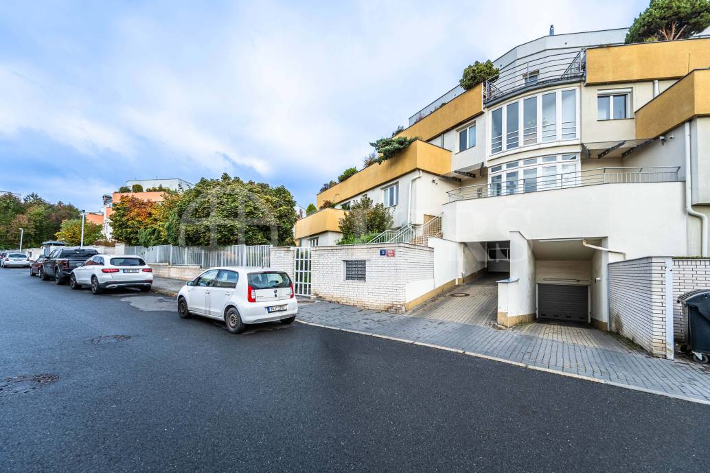 Prodej garáže, OV, 18m2, ul. Klausova 2551/13, Praha 5 - Stodůlky