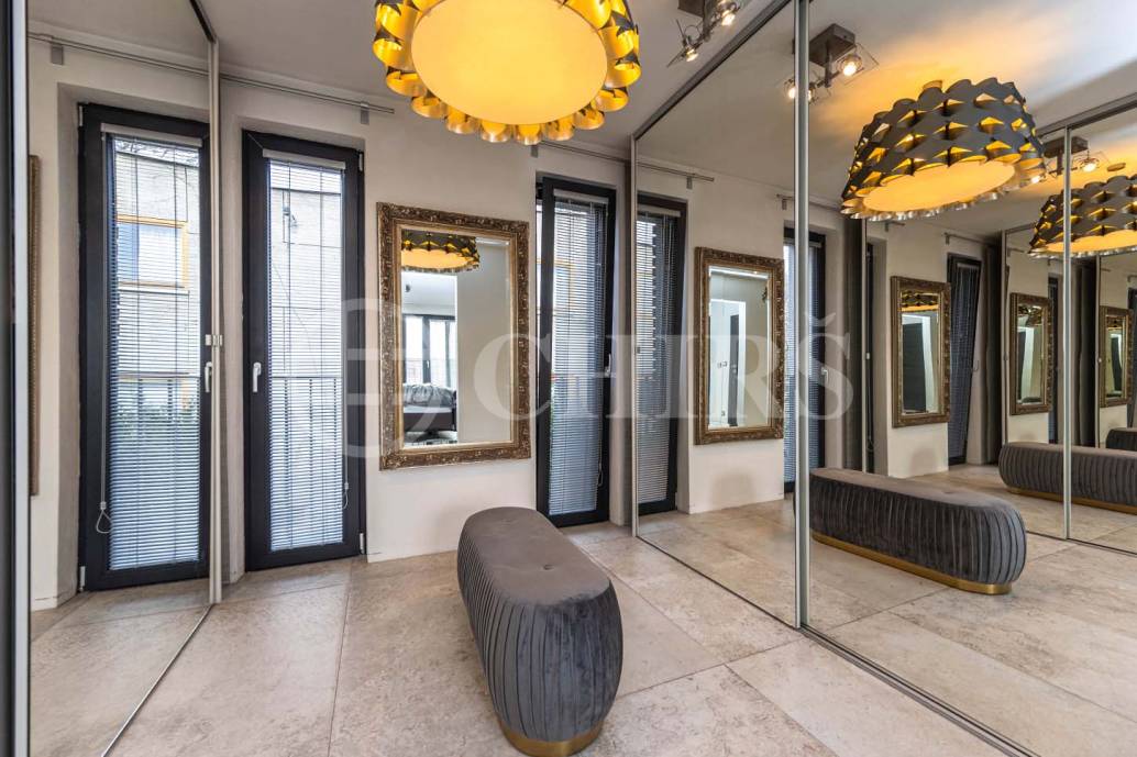 Prodej rodinného domu 5+kk s terasou, dvěma garážemi a zahradou, ul. K Rozvodně 1094/26, Praha 5 - Slivenec