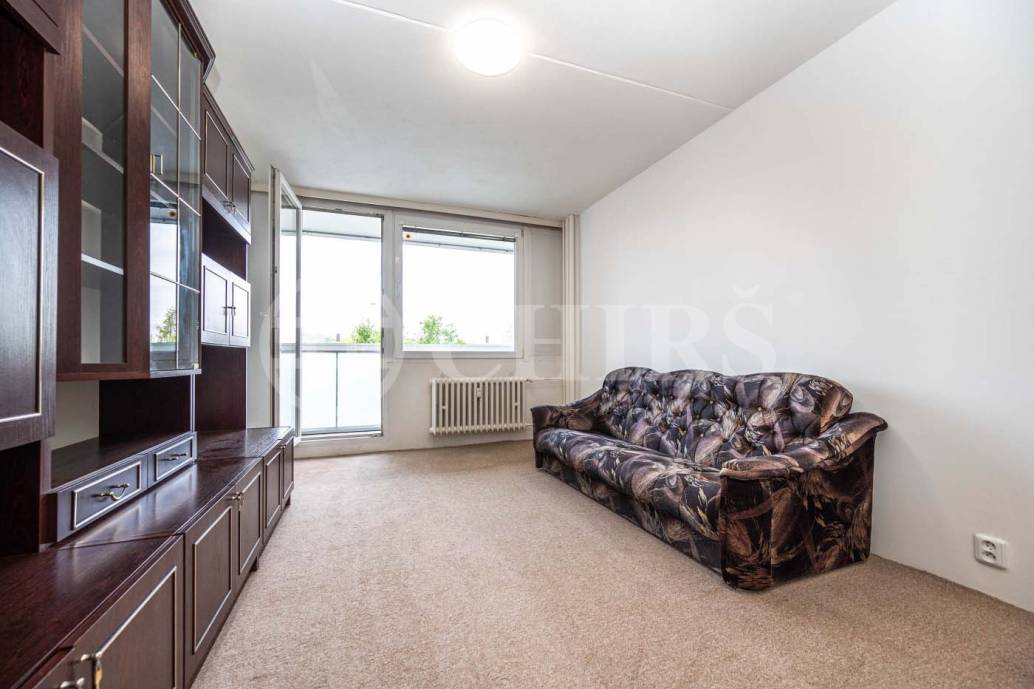 Prodej bytu 2+kk s lodžií, DV, 45m2, ul. Slévačská 902/11, Praha 9 - Hloubětín