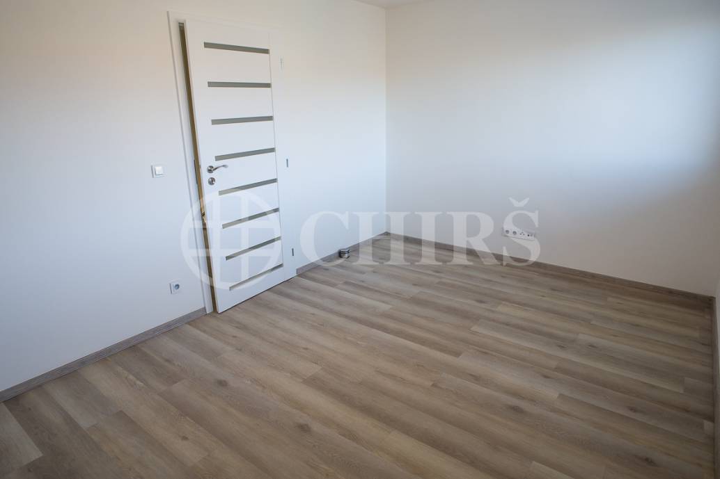 Pronájem bytu 3+kk se zahrádkou, OV, 84m2 + 50m2 zahrada, ul. Litovická 676, Hostivice