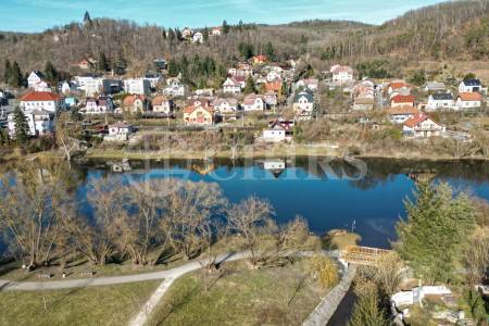 Prodej rodinného domu 6+kk s garáží a klubovnou, ul. Stradonická 28, obec Nižbor, okres Beroun