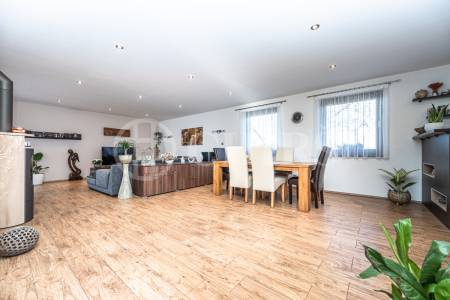 Prodej rodinného domu 4+kk, OV, 122 m², ul. Školní, Cvrčovice
