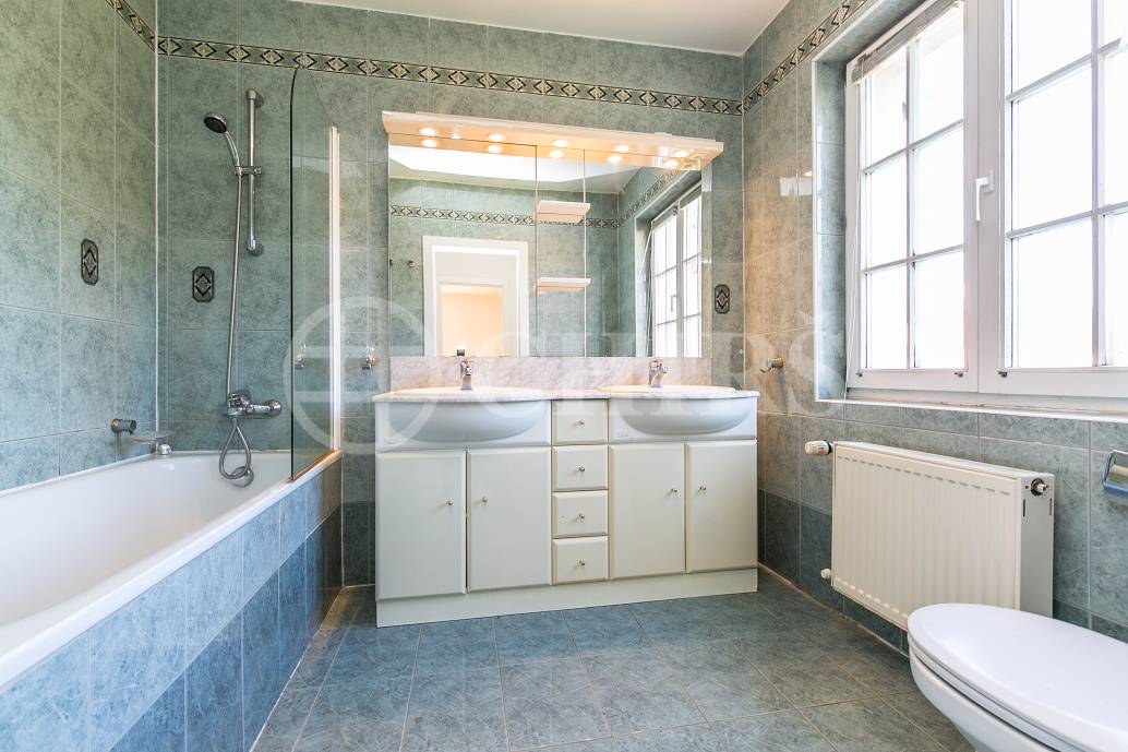 Prodej RD, 6+1/B/2xG, OV, cca 220m2, ul. Na Malé Šárce 769/26, Praha 6 - Nebušice