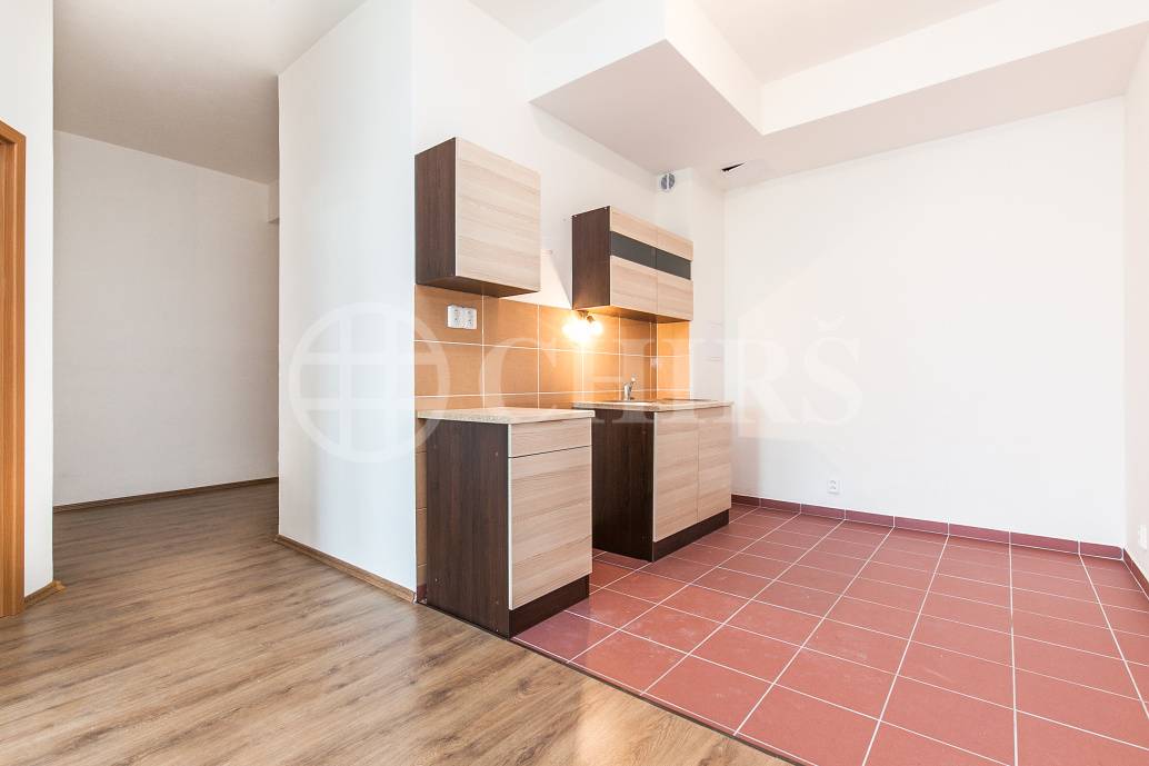 Prodej bytu 2+kk, OV, 46 m2, ul.Komenského 1328, Šestajovice