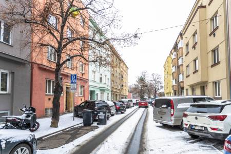 Prodej bytu 2+kk, OV, 48m2, ul. Nad Primaskou 895/43, Praha 10 - Strašnice