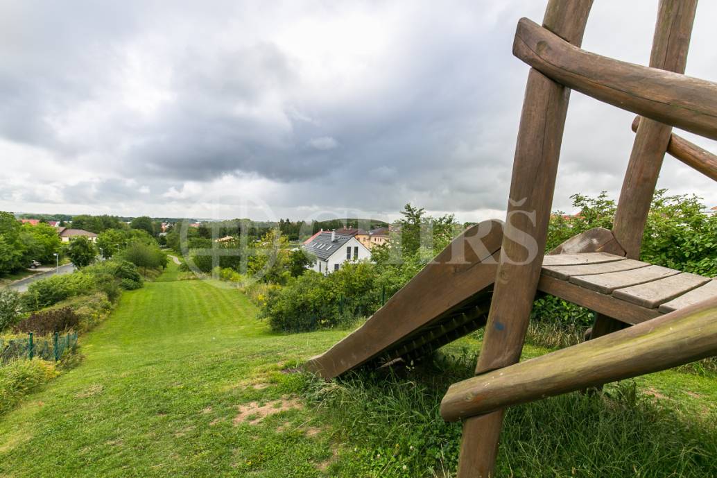 Pronájem rodinného domu 4+kk, OV, 99m2, ul.  Slunečnicová 700, Chýně