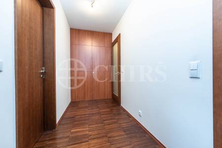 Pronájem bytu 3+kk s lodžií, OV, 90m2, ul. Jeremiášova 2722/2b, Praha 5 - Stodůlky