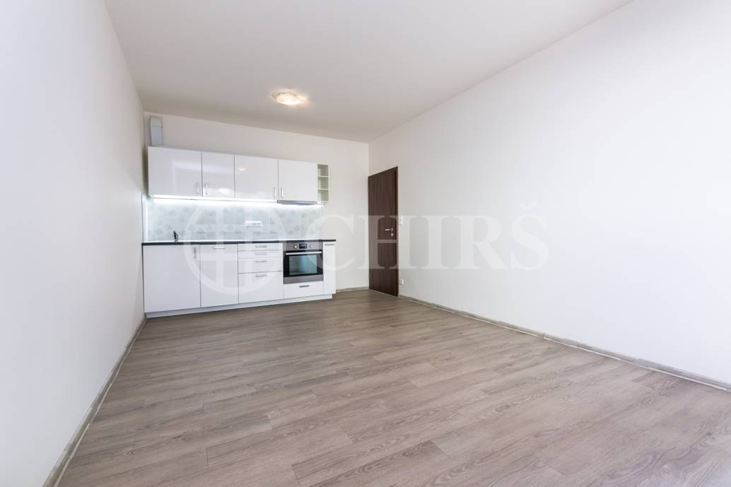Pronájem bytu 2+kk s balkonem, OV, 54m2, ul. Svitákova 2810/5, Praha 5 - Stodůlky