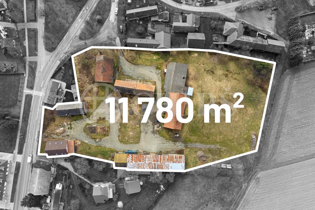 Prodej stavebního pozemku, 11 780 m2, centrum obce Stračov nedaleko Hradce Králové