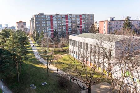 Pronájem bytu 2+1 s balkonem, OV, 55m2, ul. Bojanovická 2715/11, Praha 4 - Záběhlice