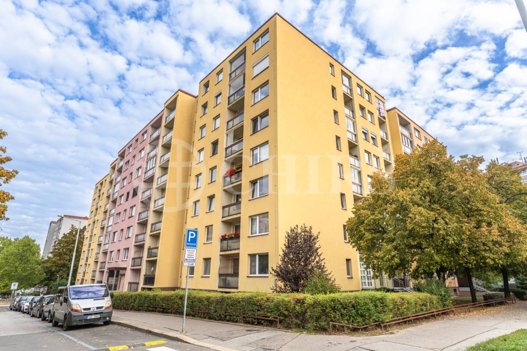Pronájem bytu 3+kk s lodžií, 76 m², Voskovcova 961/4, Praha 5- Barrandov
