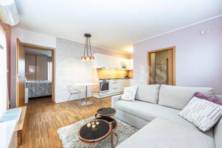 Pronájem bytu 2+kk s terasou, OV, 51m2, ul. Za vokovickou vozovnou 257/6, Praha 6 - Veleslavín