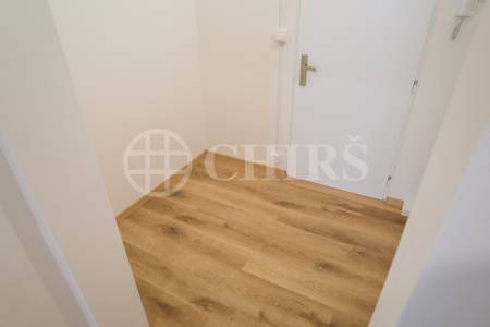 Pronájem bytu 1+KK, OV, 27m2, ul. Narcisová 2849/6, P-10 Záběhlice