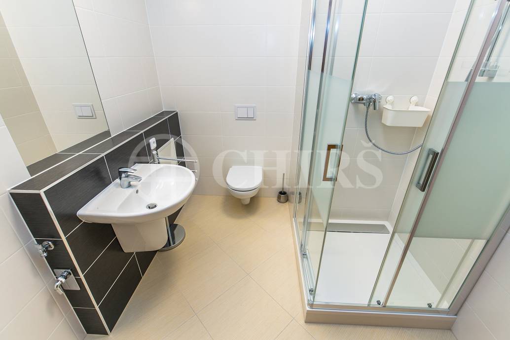 Pronájem bytu 2+kk s balkonem, OV, 43m2, ul. nám. Junkových 2870/3, Praha 13 - Stodůlky