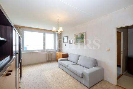 Prodej bytu 2+kk se sklepem, DV, 43 m2, ul. Bellušova 1818/35, Praha 13 - Stodůlky