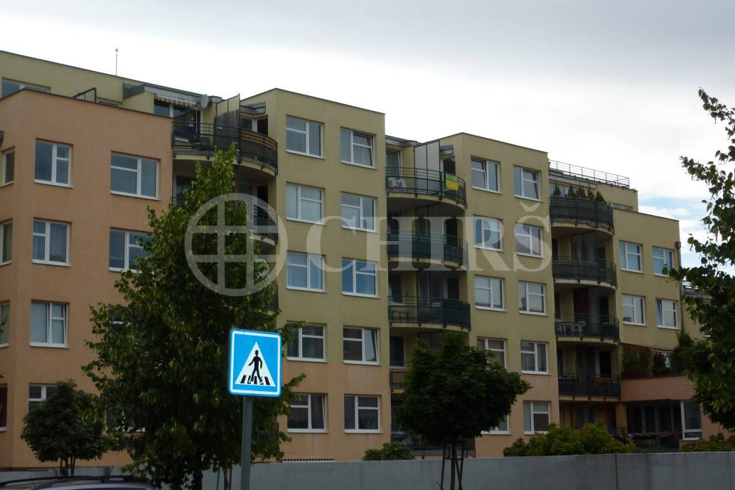 Prodej bytu 3+kk/L/G, OV, 77m2, ul. Voskovcova 1130/30, P-5 